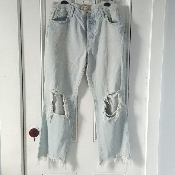 We The Free ladies faded ripped and frayed /cropped button fly jeans sz.30 - Picture 1 of 12